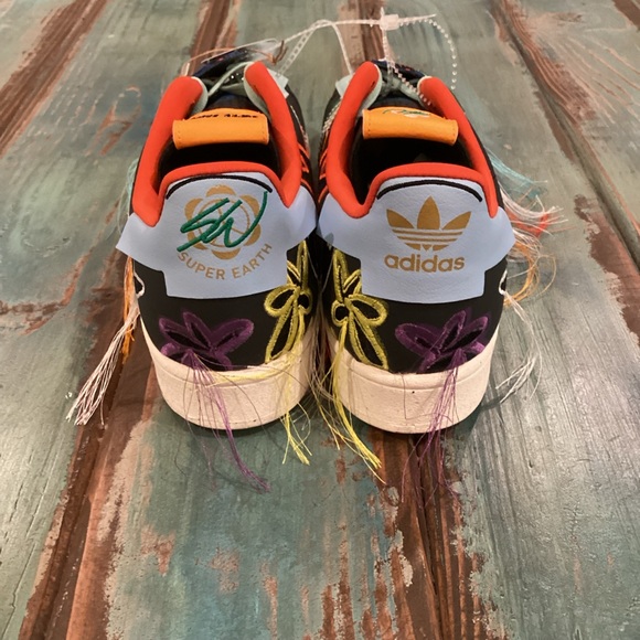 adidas gazelle silver green womens adidas Sean Wotherspoon x adidas Superstar AEC Superearth GX3823